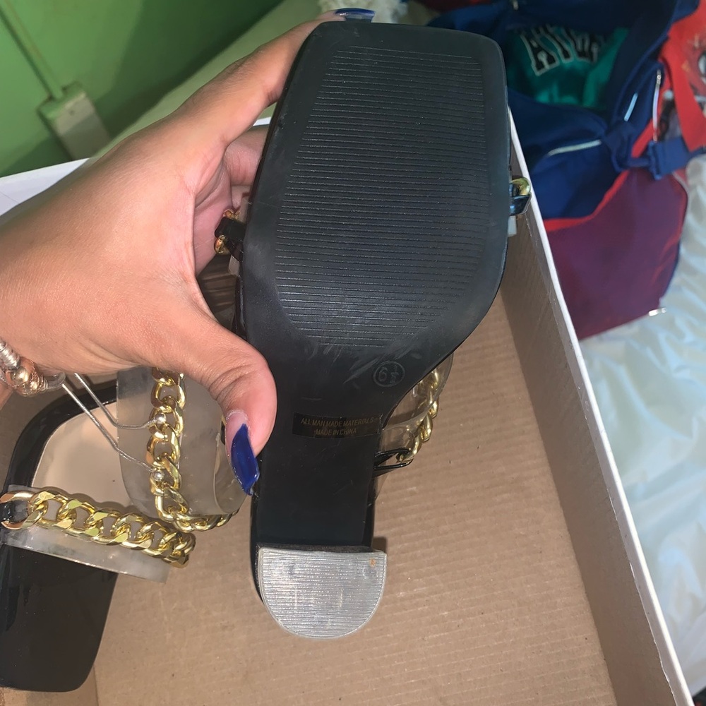 Brand new size 6 1/2 of heels